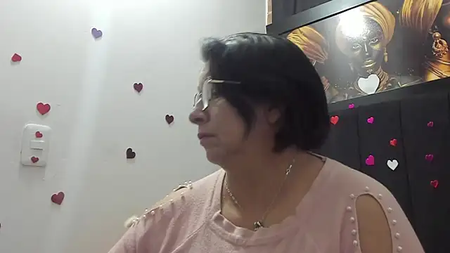 Snapshot of Evaaross_2345 chatting on May 2026 12:02:01 PM Evaaross 2345 online show from May 2026 12:02:01 PM