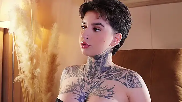 Snapshot of AliceShazaham_ chatting on May 2026 08:21:02 AM AliceShazaham online show from May 2026 08:21:02 AM