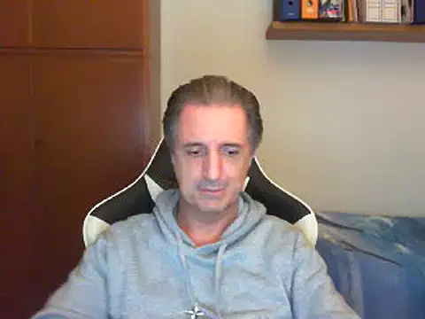 Snapshot of lliuk70mi chatting on February 2025 06:56:02 PM lliuk70mi online show from February 2025 06:56:02 PM