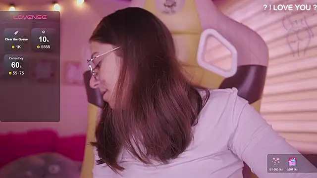 Snapshot of milly_kenner chatting on February 2026 05:53:02 PM milly kenner online show from February 2026 05:53:02 PM