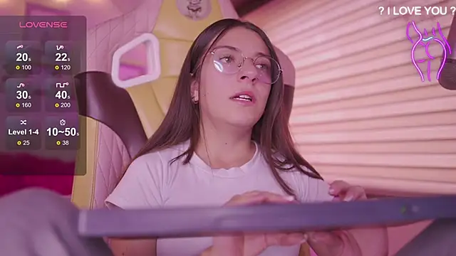 Snapshot of milly_kenner chatting on March 2026 07:54:02 PM milly kenner online show from March 2026 07:54:02 PM