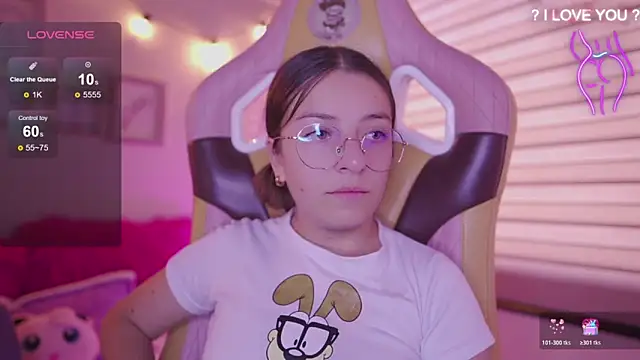 Snapshot of milly_kenner chatting on March 2026 07:31:01 PM milly kenner online show from March 2026 07:31:01 PM