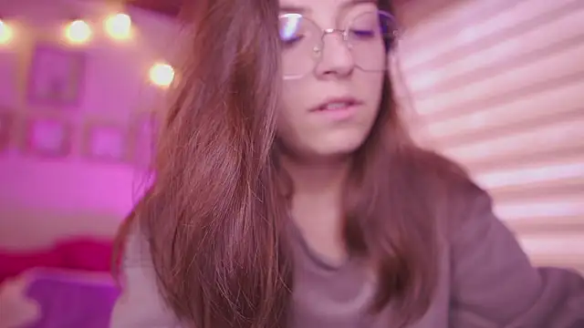 Snapshot of milly_kenner chatting on March 2026 07:18:02 PM milly kenner online show from March 2026 07:18:02 PM