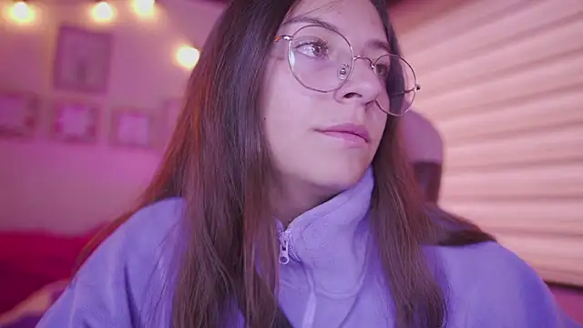 Snapshot of milly_kenner chatting on March 2026 07:09:01 PM milly kenner online show from March 2026 07:09:01 PM