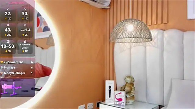 Snapshot of zia_cooper chatting on February 2025 09:37:02 PM zia cooper online show from February 2025 09:37:02 PM