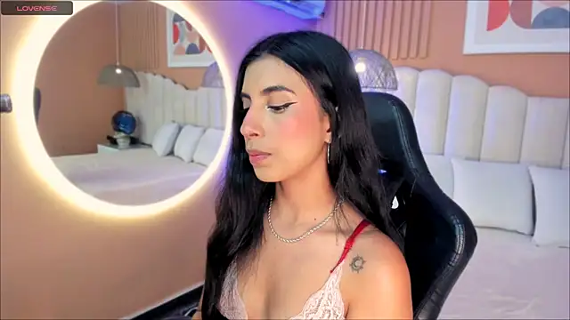 Snapshot of zia_cooper chatting on October 2025 07:25:02 PM zia cooper online show from October 2025 07:25:02 PM