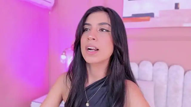 zia cooper online show from March 2026 07:28:02 PM