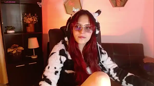RedMeloddy online show from April 2026 10:03:01 PM