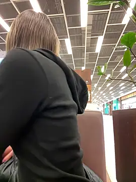 Snapshot of bigbabykiki chatting on February 2025 01:24:01 PM bigbabykiki online show from February 2025 01:24:01 PM