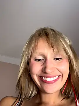 Snapshot of bigbabykiki chatting on September 2025 03:44:02 PM bigbabykiki online show from September 2025 03:44:02 PM