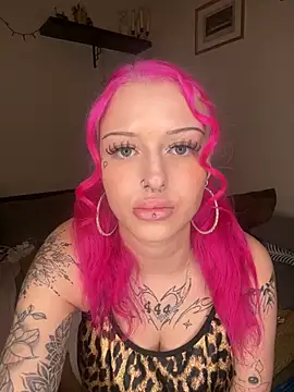 Snapshot of hellokittyy024 chatting on December 2024 11:50:01 PM hellokittyy024 online show from December 2024 11:50:01 PM