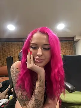 Snapshot of hellokittyy024 chatting on January 2025 05:34:01 AM hellokittyy024 online show from January 2025 05:34:01 AM