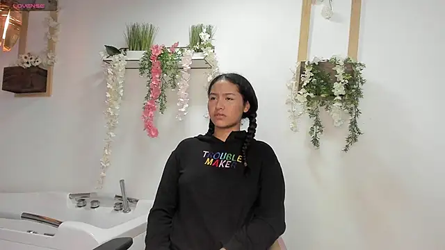 Snapshot of cute_mia23 chatting on January 2025 01:08:02 PM cute mia23 online show from January 2025 01:08:02 PM