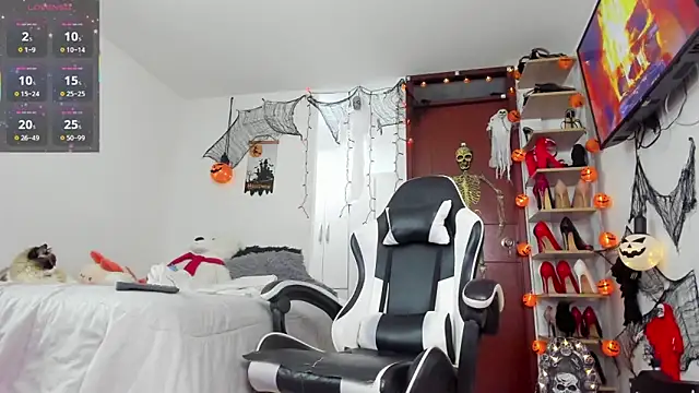 Snapshot of SophieBaker__ chatting on October 2025 11:57:02 PM SophieBaker online show from October 2025 11:57:02 PM