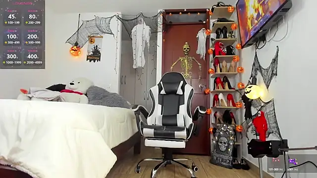 Snapshot of SophieBaker__ chatting on October 2025 01:59:02 AM SophieBaker online show from October 2025 01:59:02 AM