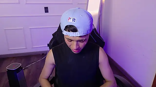 Snapshot of Justyn_Ross chatting on October 2025 08:01:01 AM Justyn Ross online show from October 2025 08:01:01 AM