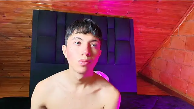 Snapshot of Justyn_Ross chatting on October 2025 04:29:01 PM Justyn Ross online show from October 2025 04:29:01 PM