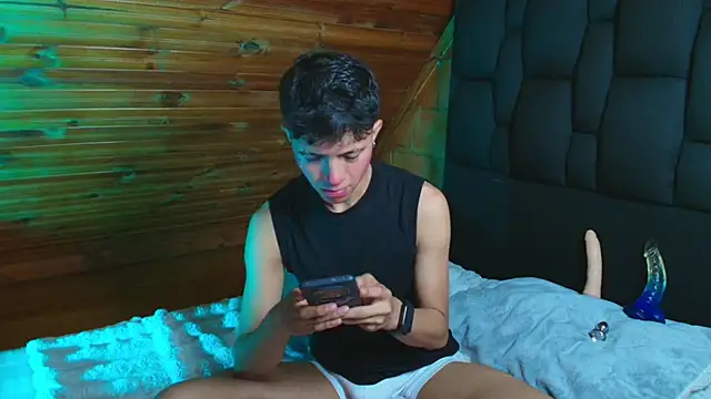 Snapshot of Justyn_Ross chatting on November 2025 06:02:01 PM Justyn Ross online show from November 2025 06:02:01 PM