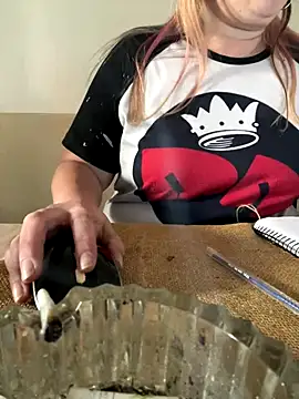 Snapshot of Popinasq chatting on November 2025 06:40:01 PM Popinasq online show from November 2025 06:40:01 PM