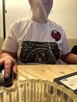 Snapshot of Popinasq chatting on January 2026 12:38:02 AM Popinasq online show from January 2026 12:38:02 AM