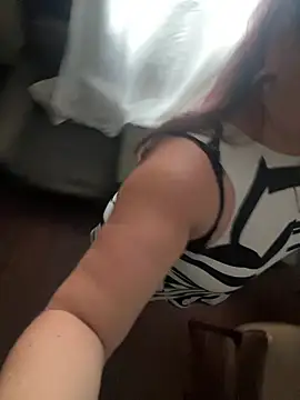 Snapshot of Popinasq chatting on February 2026 06:37:02 PM Popinasq online show from February 2026 06:37:02 PM