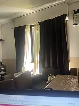 Snapshot of Popinasq chatting on February 2026 03:19:02 PM Popinasq online show from February 2026 03:19:02 PM