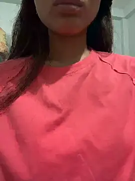 Snapshot of _riyaahahaha_ chatting on November 2025 06:25:02 AM riyaahahaha online show from November 2025 06:25:02 AM