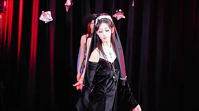 Snapshot of QY-001 chatting on October 2025 01:34:02 PM QY-001 online show from October 2025 01:34:02 PM