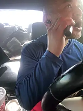 Snapshot of EatMyCake831 chatting on December 2025 06:58:02 PM EatMyCake831 online show from December 2025 06:58:02 PM