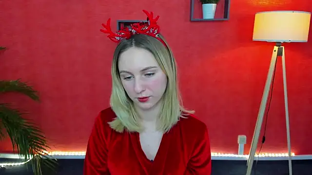 Snapshot of Lia_Bloom_ chatting on December 2024 03:44:02 PM Lia Bloom online show from December 2024 03:44:02 PM