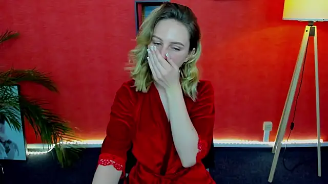 Snapshot of Lia_Bloom_ chatting on December 2024 10:01:01 AM Lia Bloom online show from December 2024 10:01:01 AM