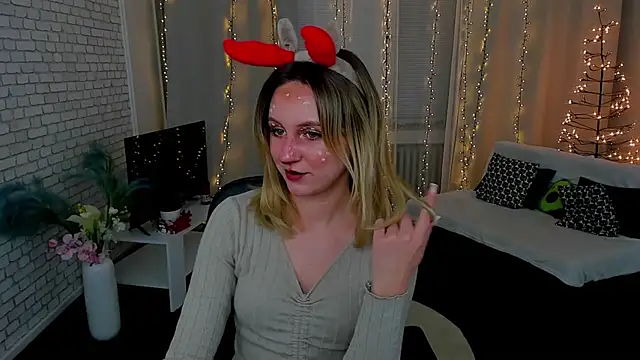 Snapshot of Lia_Bloom_ chatting on December 2024 05:54:02 PM Lia Bloom online show from December 2024 05:54:02 PM
