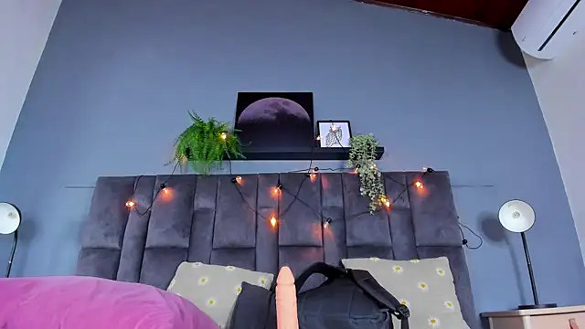 DulceAurora   online show from May 2026 02:52:02 AM
