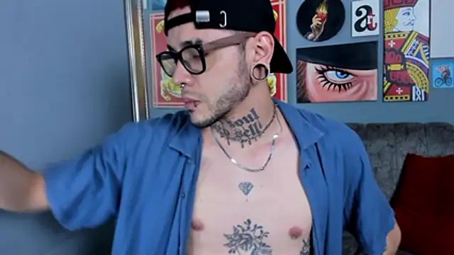 MurdockH online show from November 2025 05:40:01 AM