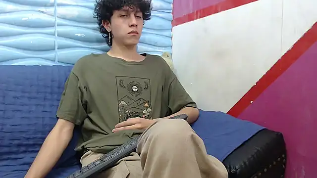 Snapshot of Felipe_Browns chatting on January 2025 01:14:01 PM Felipe Browns online show from January 2025 01:14:01 PM