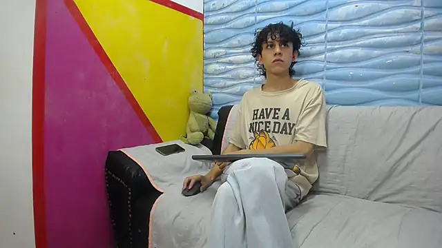 Snapshot of Felipe_Browns chatting on January 2025 01:31:02 PM Felipe Browns online show from January 2025 01:31:02 PM