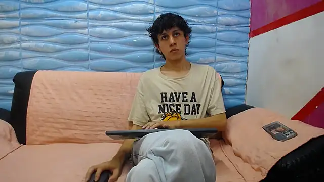 Snapshot of Felipe_Browns chatting on February 2025 01:11:02 PM Felipe Browns online show from February 2025 01:11:02 PM