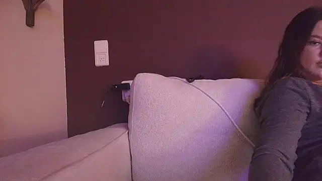 Snapshot of Nina24 chatting on October 2025 08:05:01 PM Nina24 online show from October 2025 08:05:01 PM