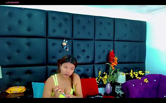 Isalombardi online show from April 2026 02:35:01 AM