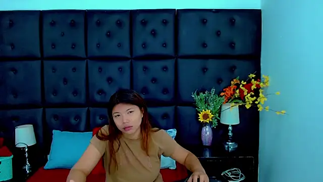 Isalombardi online show from June 2026 02:27:02 AM