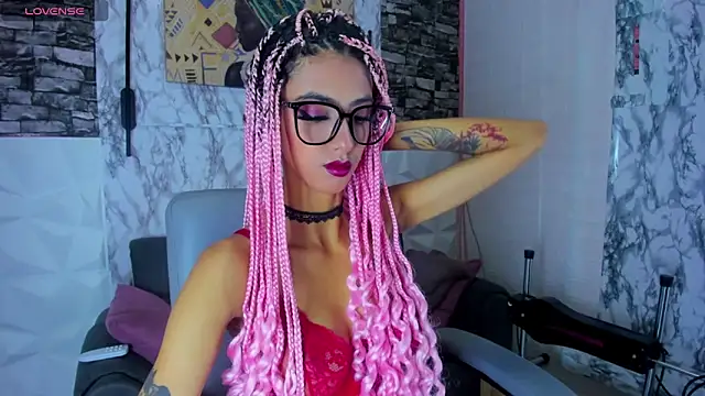 Queen Cuarxxo online show from April 2026 12:05:02 AM