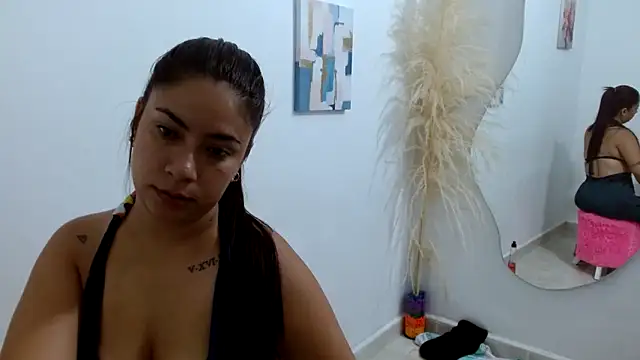Snapshot of Mary_Pompis chatting on January 2025 11:17:01 PM Mary Pompis online show from January 2025 11:17:01 PM