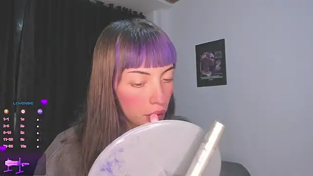 Snapshot of MiaGoth_ chatting on October 2025 01:58:02 AM MiaGoth online show from October 2025 01:58:02 AM