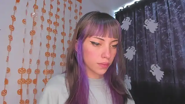 Snapshot of MiaGoth_ chatting on October 2025 02:40:01 PM MiaGoth online show from October 2025 02:40:01 PM