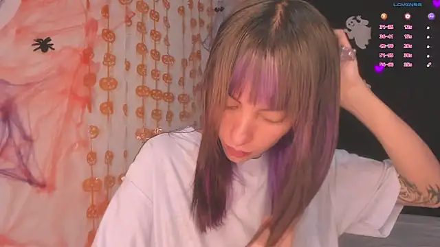 Snapshot of MiaGoth_ chatting on November 2025 02:22:02 AM MiaGoth online show from November 2025 02:22:02 AM