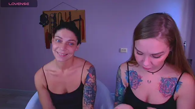 Carrie Moonshine online show from November 2025 12:26:01 PM