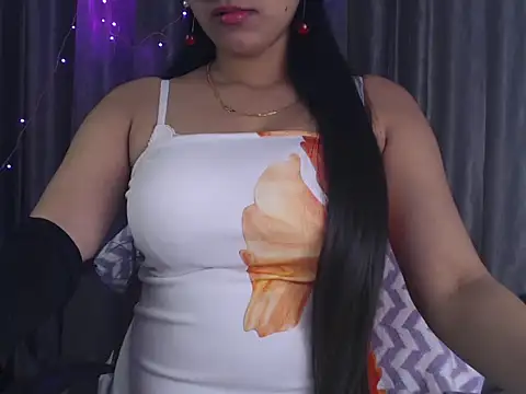 Snapshot of Sexy_Myra18 chatting on February 2025 01:43:02 PM Sexy Myra18 online show from February 2025 01:43:02 PM