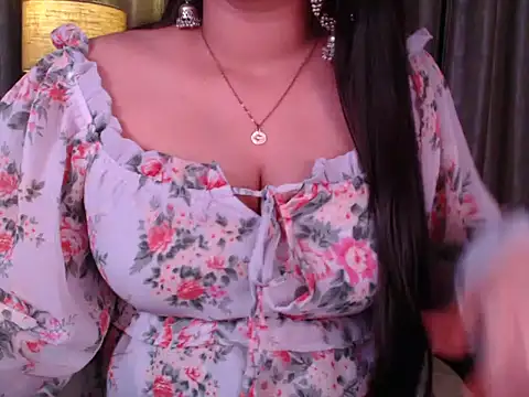 Snapshot of Sexy_Myra18 chatting on November 2025 04:34:01 AM Sexy Myra18 online show from November 2025 04:34:01 AM