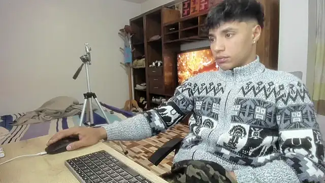 jonmaykolrose online show from December 2025 12:38:02 AM