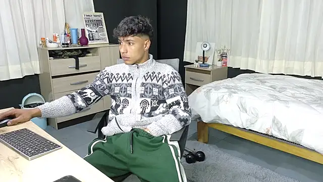 jonmaykolrose online show from April 2026 11:54:01 PM